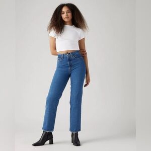 Levi's Women's Ribcage Straight Ankle Jeans.